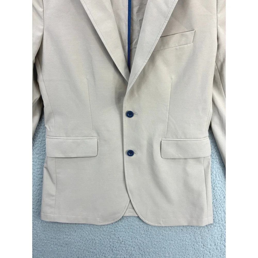 Vineyard Vines no visible